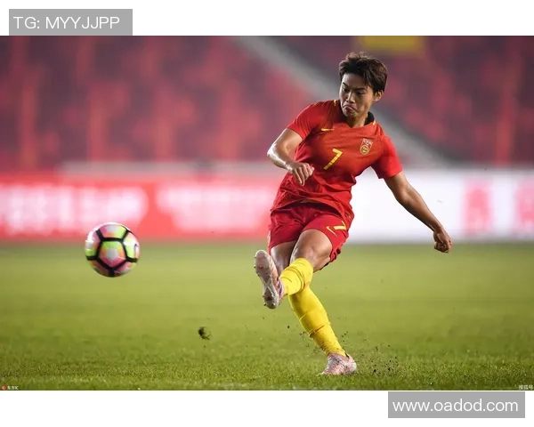 足球明星亲临西藏高原展现球技助力当地足球发展与文化交流